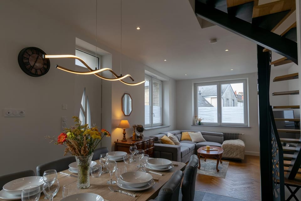 Living room, Seating area, Dining area