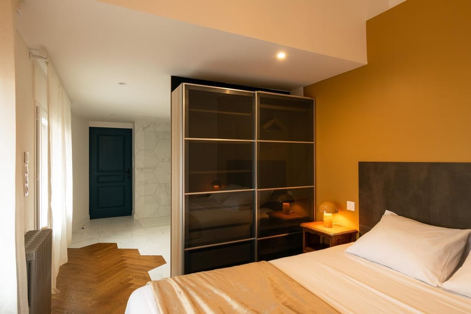 Bed, Photo of the whole room, Bedroom, wardrobe