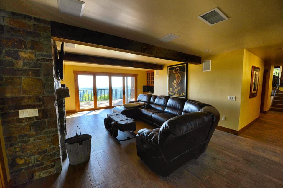 Mountain Shadows Retreat House in Foresthill