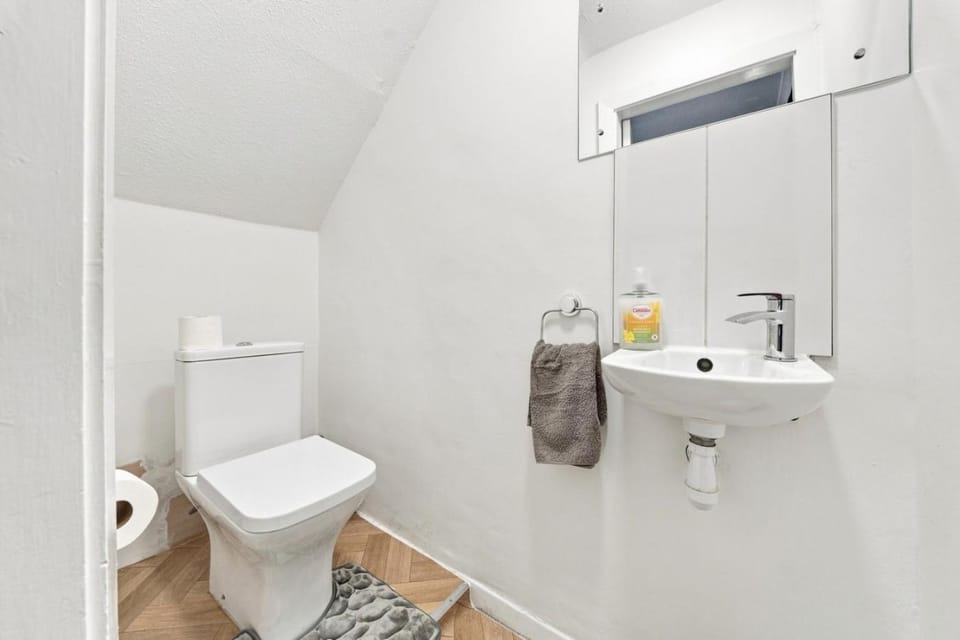 4 Bed Team Stay lParking lM60 lFamilies lDiscount House in Bury