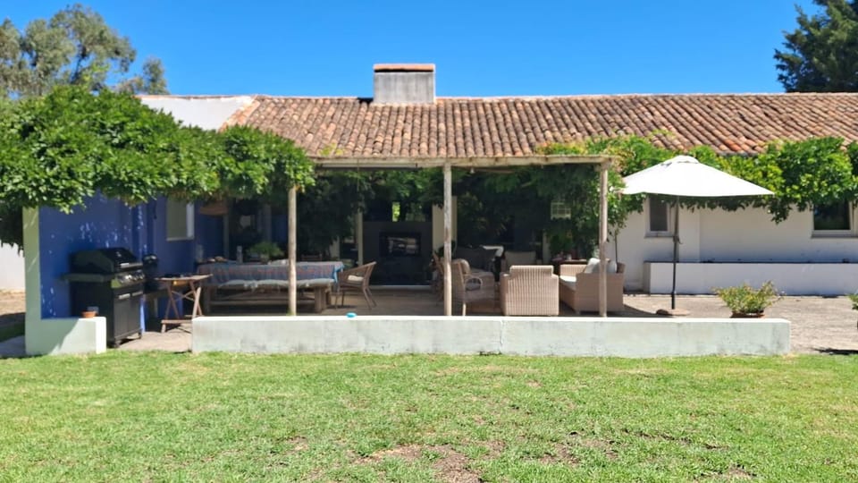Monte do Campaniço Country House in Setubal District