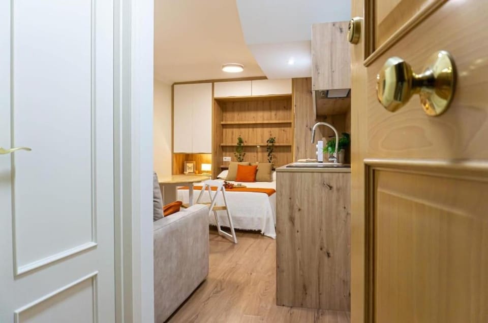 Boutique apartment next to the Cathedral and the Giralda Apartment in Seville