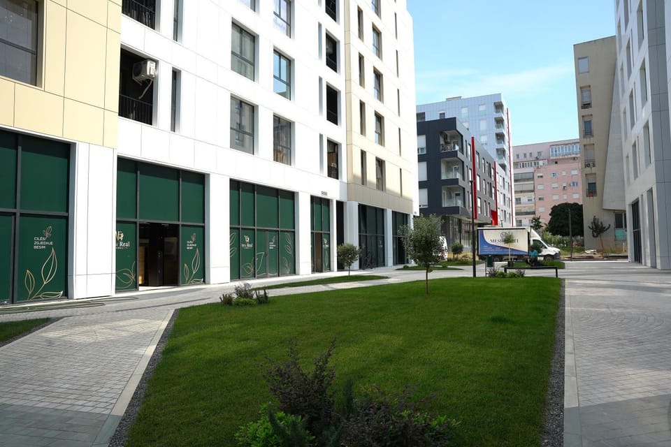 EAS Cozy Luxury Stay Near Tirana Center Apartment in Tirana