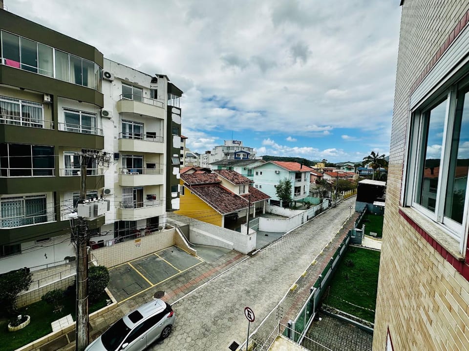 02 Dormitorios, Sacada,Churrasqueira,Ar- Pé na Areia em Florianópolis Apartment in Florianopolis