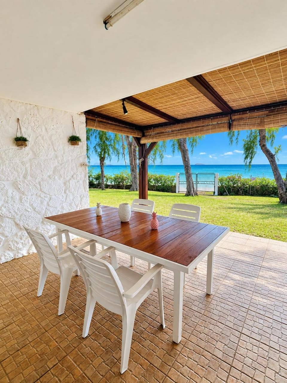 Patio, Dining area, Sea view