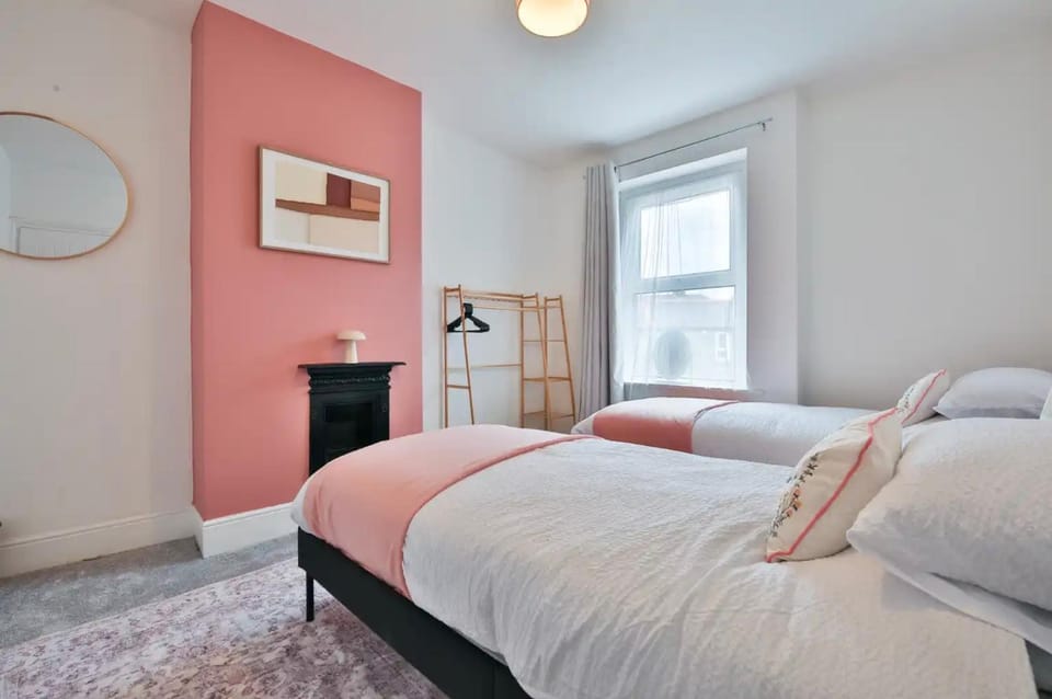 Cosy 4 Bedroom Cardiff City Centre House Apartment in Cardiff