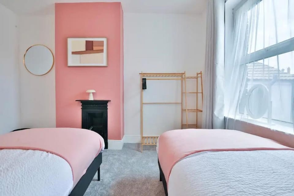 Bed, Bedroom, internet
