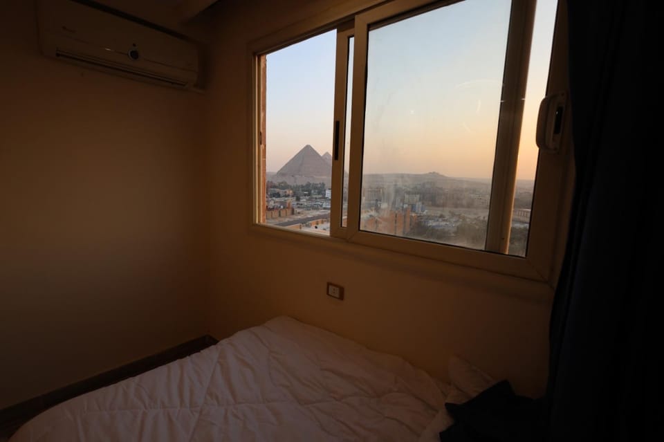 Hotel-style apartment with a view of the Pyramids Apartment in Egypt