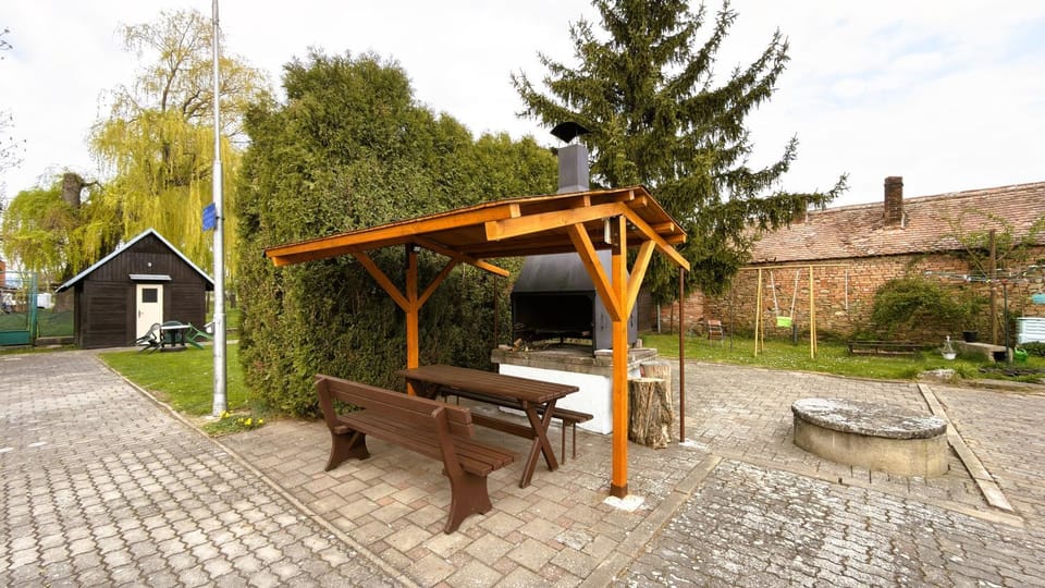 Útulné chatičky Podyjí - Havraníky - klimatizované a vytápěné Campground/ 
RV Resort in South Moravian Region