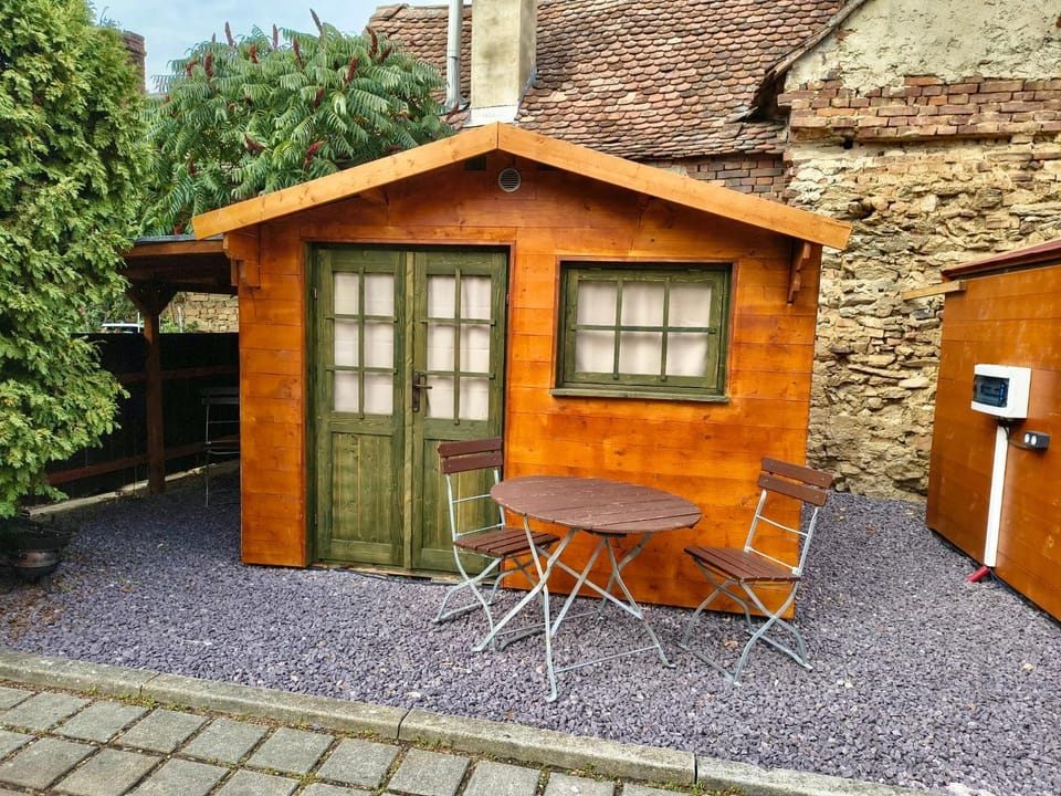 Útulné chatičky Podyjí - Havraníky - klimatizované a vytápěné Campground/ 
RV Resort in South Moravian Region