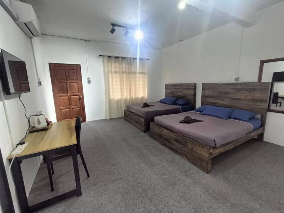 TV and multimedia, Photo of the whole room, air conditioner