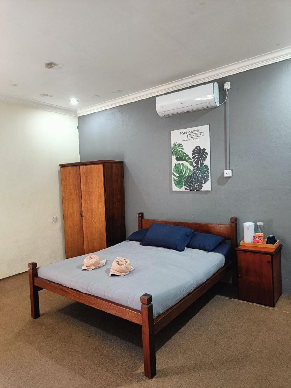 Bed, Photo of the whole room, Bedroom, towels, wardrobe, air conditioner