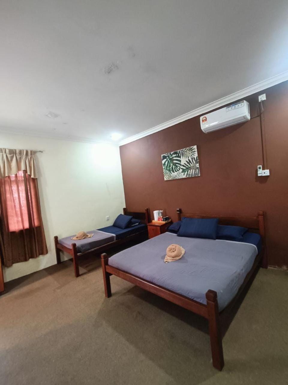 Bed, Photo of the whole room, Bedroom, air conditioner