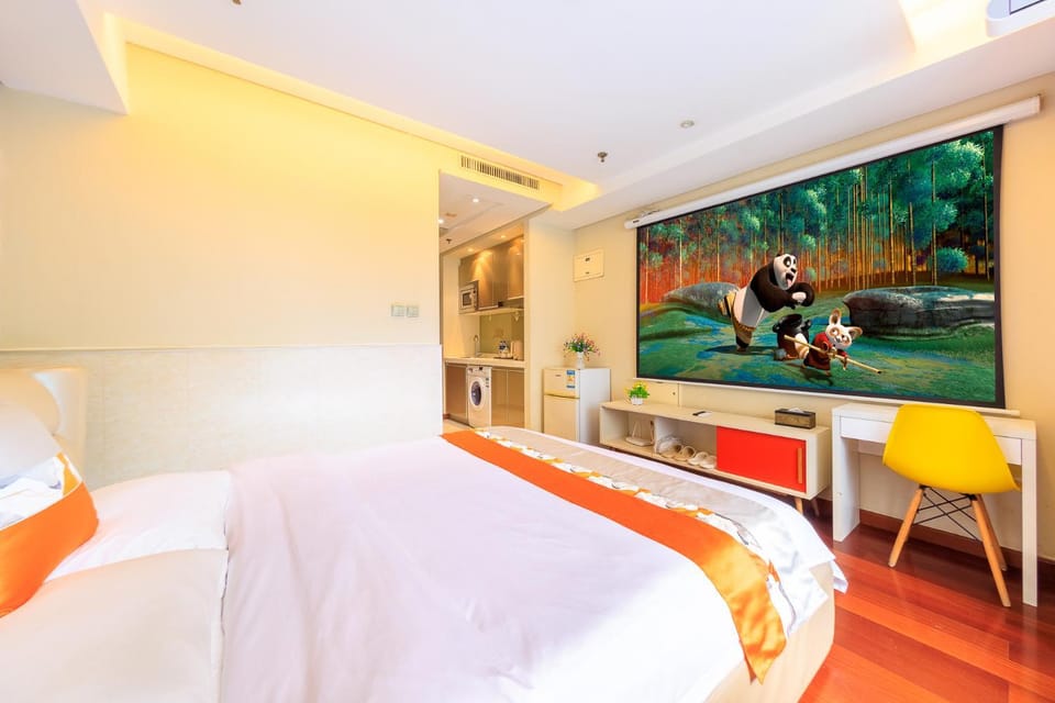 Bed, TV and multimedia, Photo of the whole room