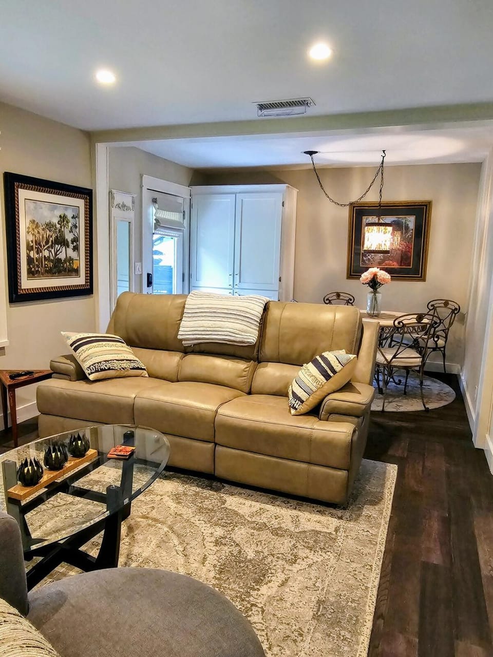 Adorable updated cottage in the heart of Decatur! Apartment in North Decatur