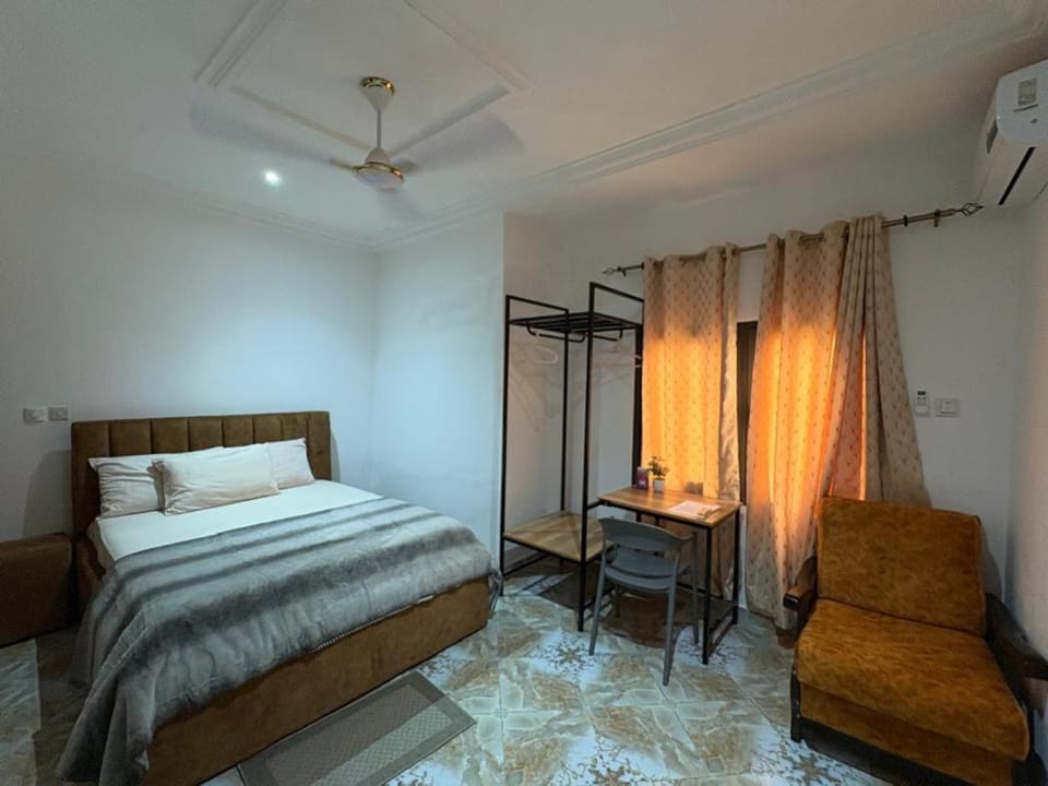 The Emerald lodge Bed and Breakfast in Central Region, Ghana