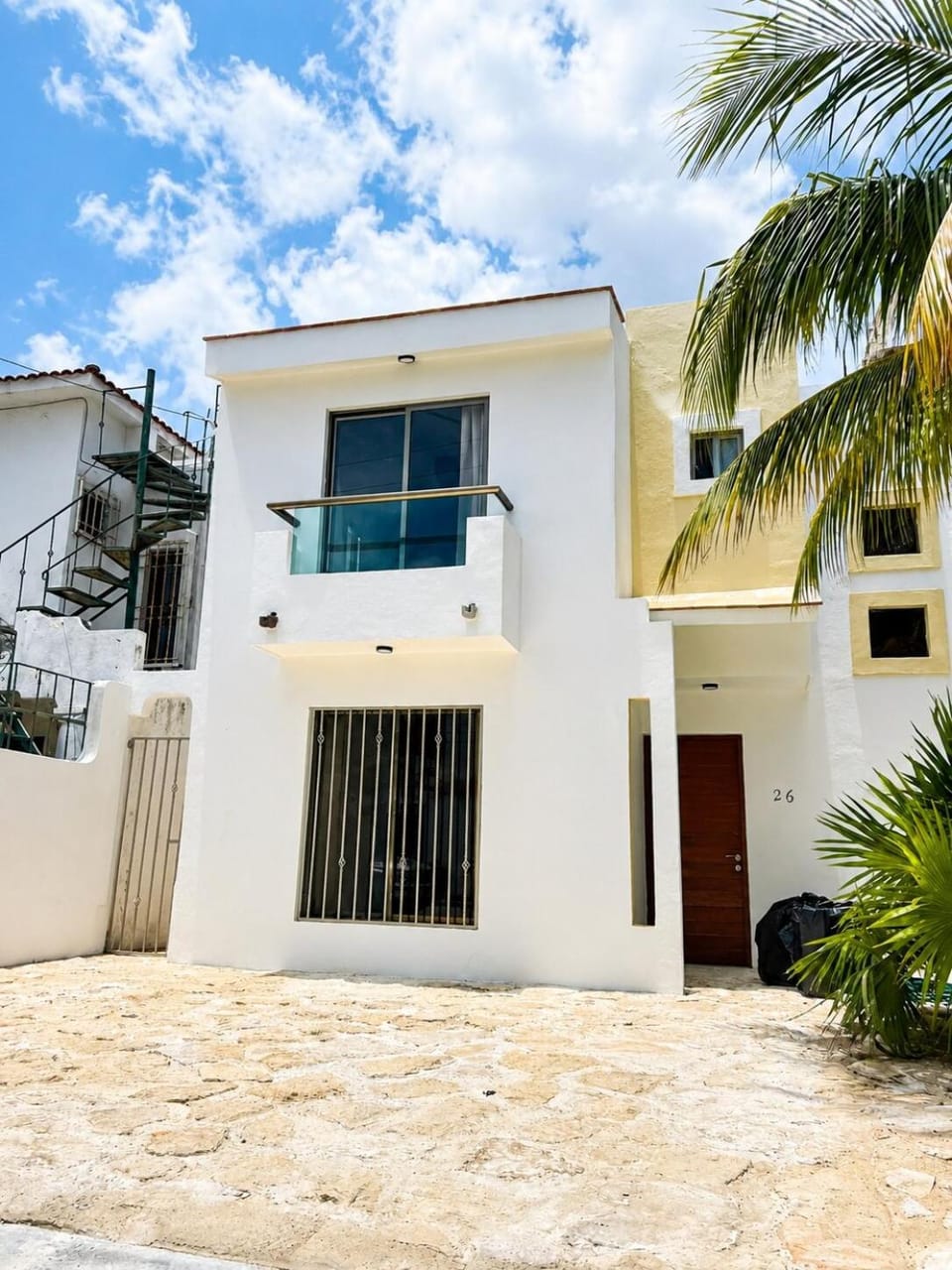 Gupy 26 - 3BR Beach House Steps from the Beach Near the Ferry House in Cancun