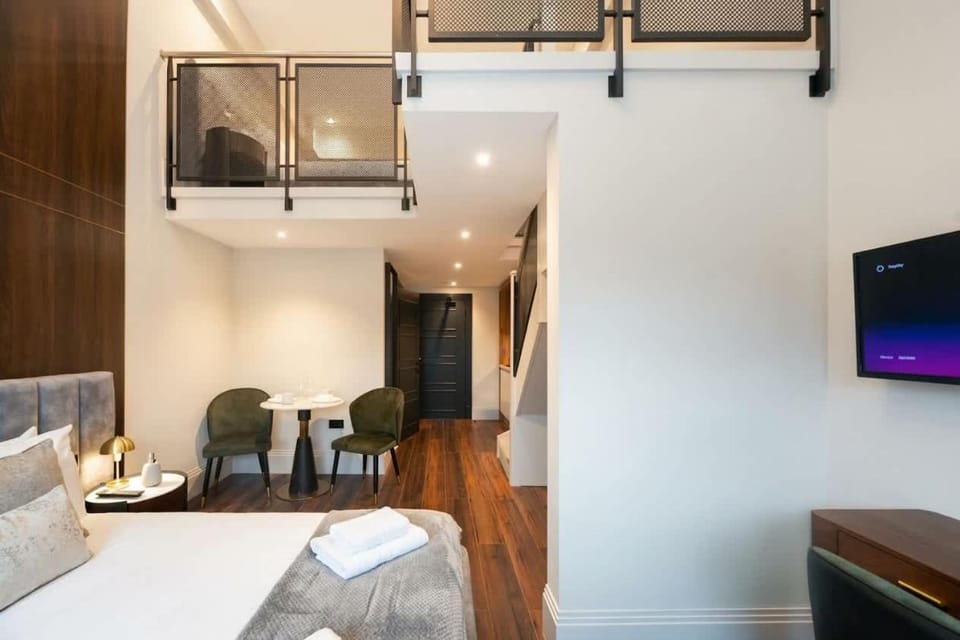 Modern Central Hastings Mezzanine Studio nr Beach Apartment in Hastings