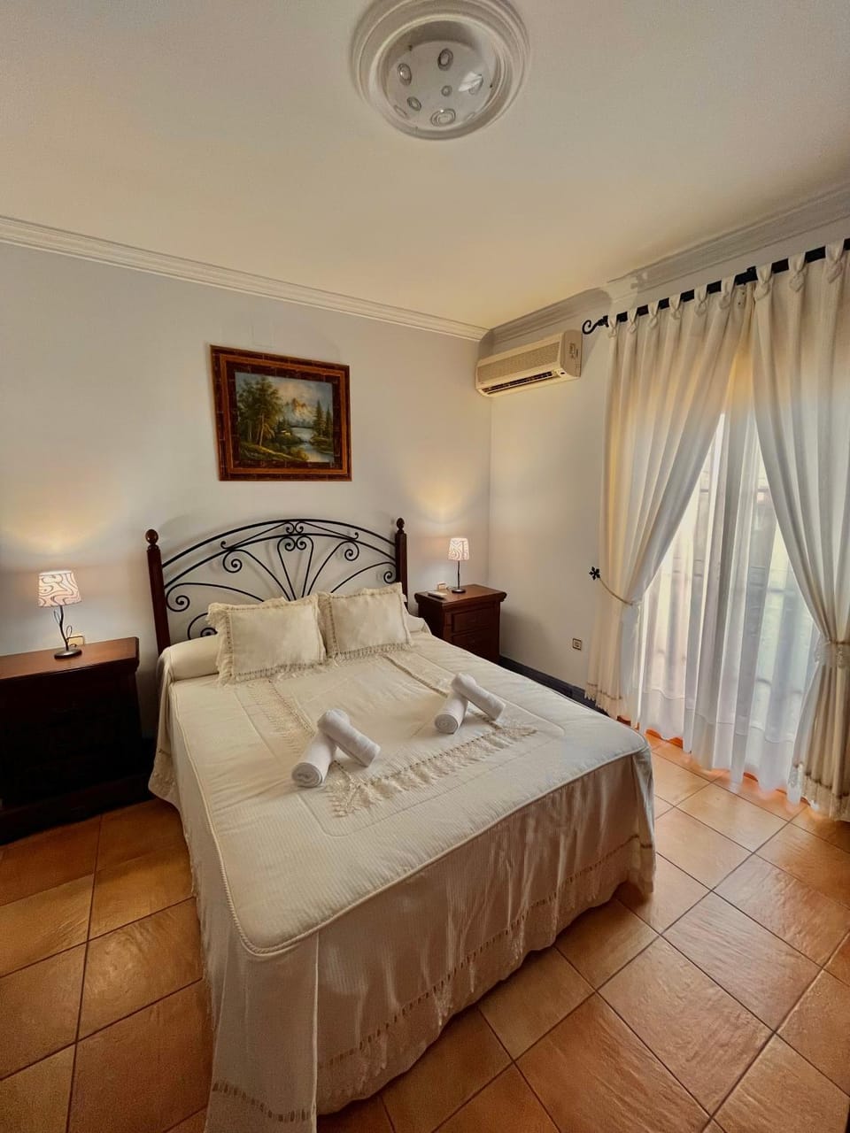 Bed, Photo of the whole room, Bedroom, towels, air conditioner