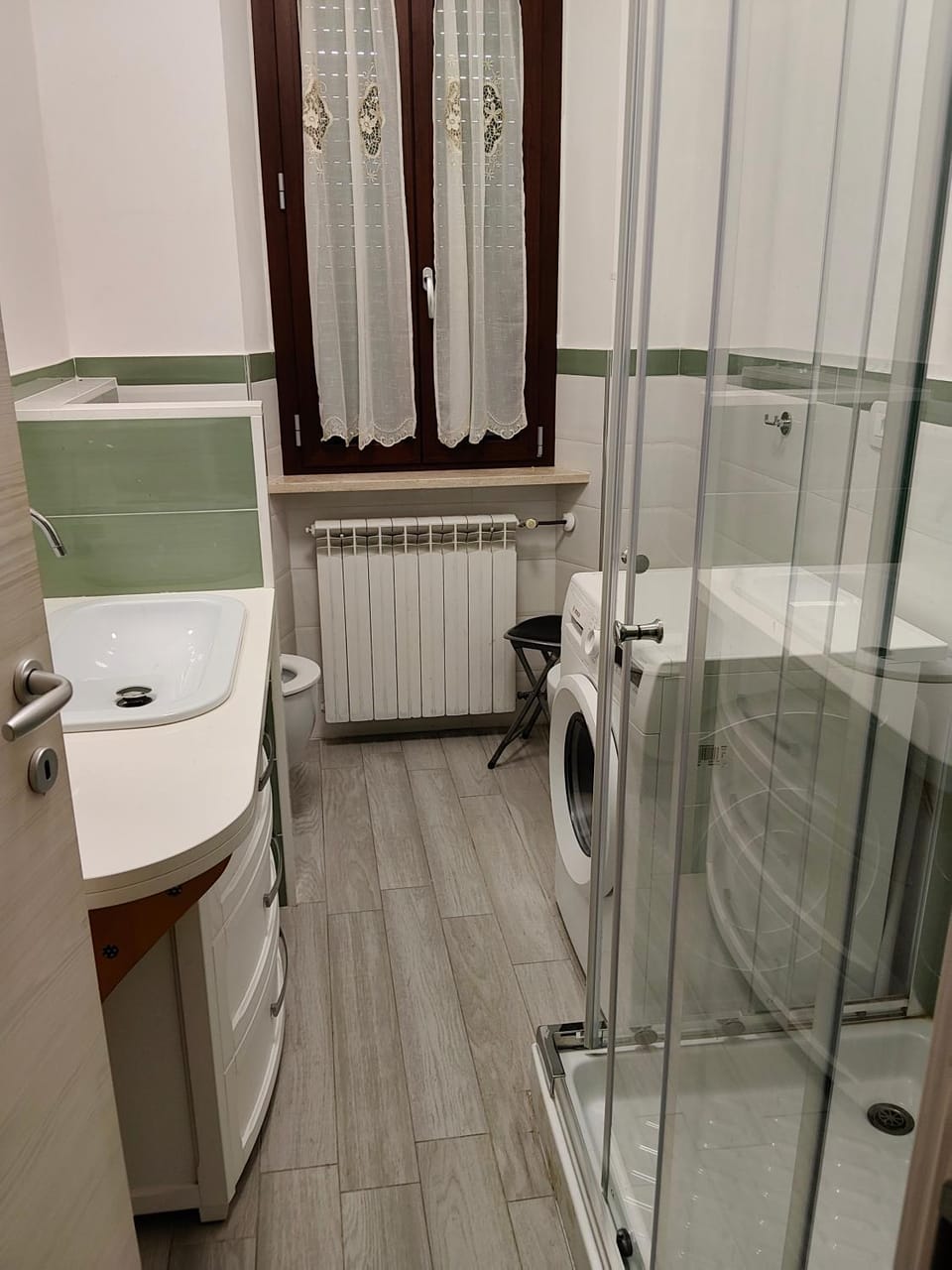 Bathroom, Living room
