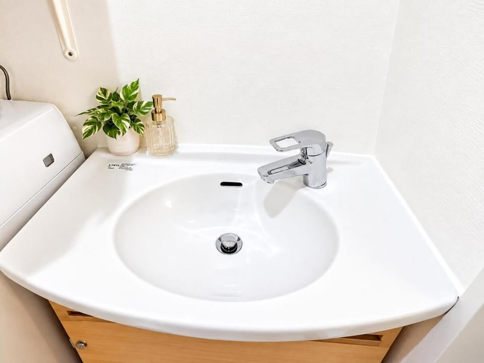 Quiet Renovated 38sqm with Sofa 3 min to Station Apartment in Japan