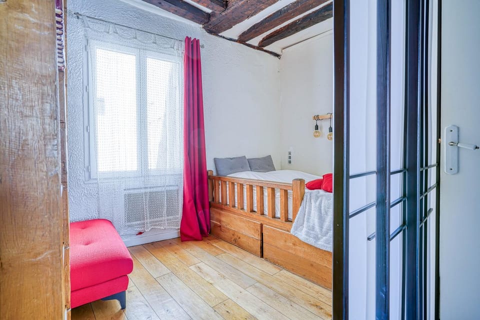 Bed, Photo of the whole room, Bedroom, wardrobe