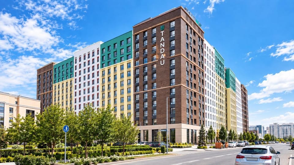 Property building, Facade/entrance, Day, Location