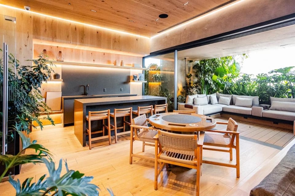 Panoramic City View Condo on Reforma with Pool Gym House in Mexico City