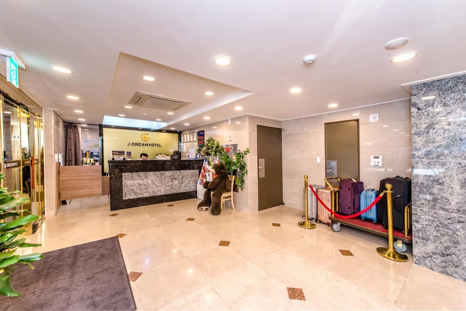 Lobby or reception, Lobby or reception