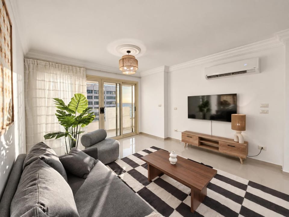 TV and multimedia, Living room, Seating area, air conditioner