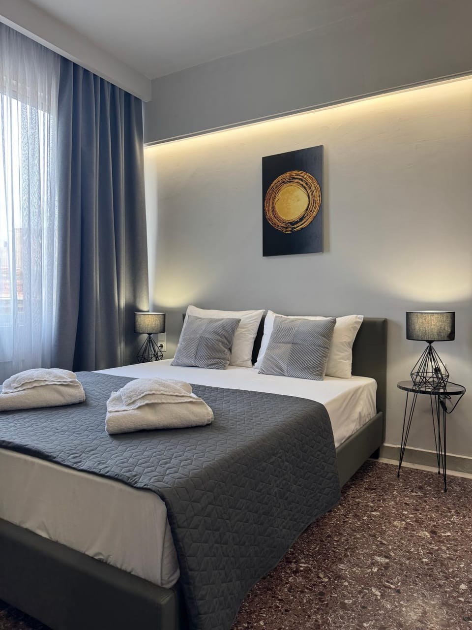 Bed, Photo of the whole room, towels