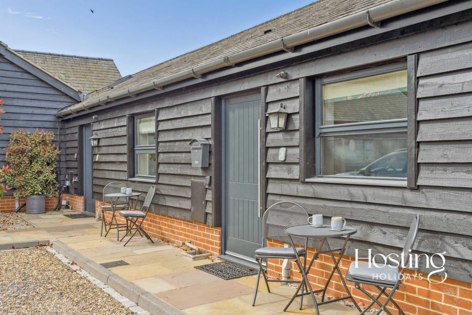 The Courtyard Apartments - Parsley Apartment in Henley-on-Thames