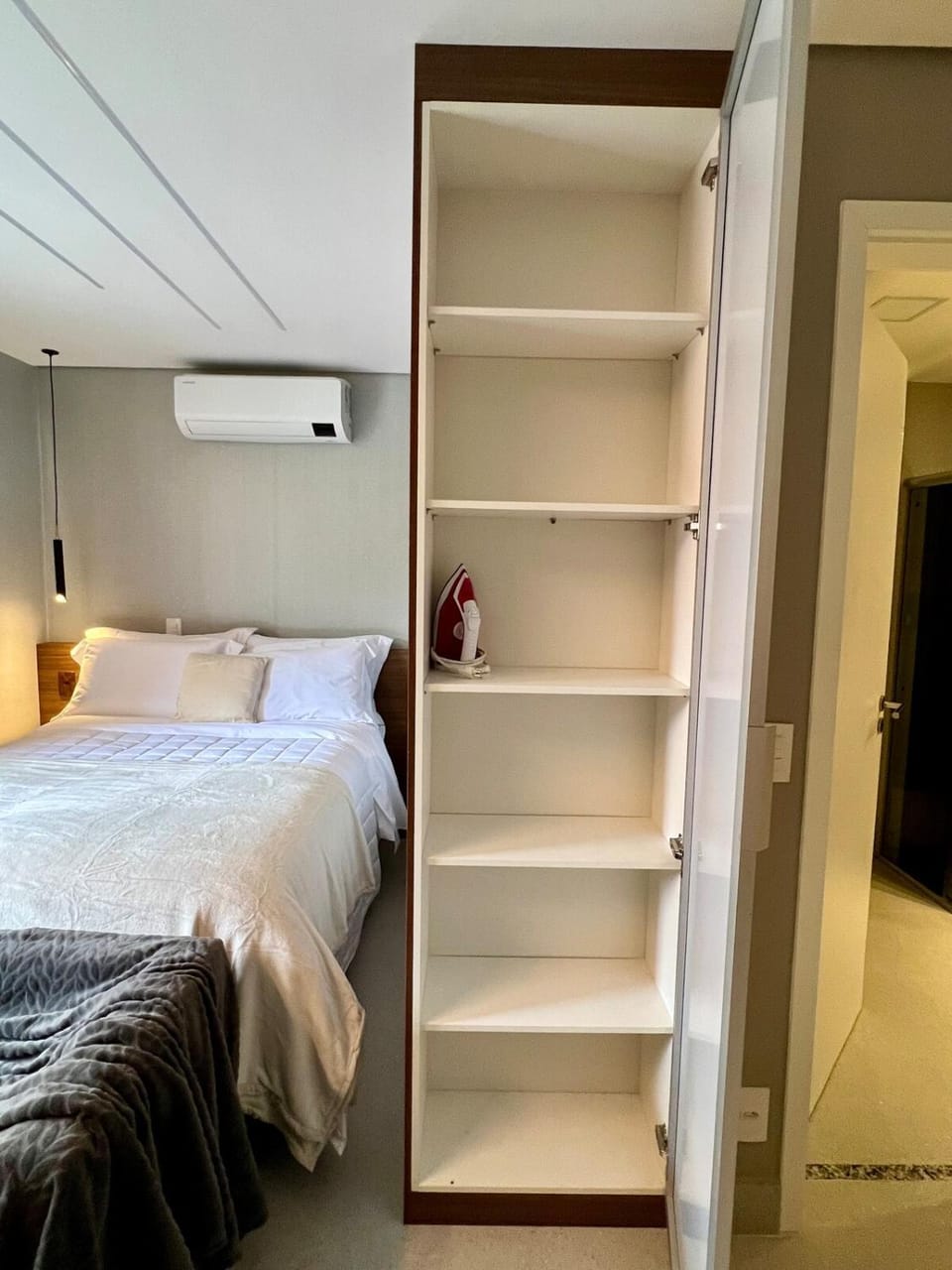 Bedroom, wardrobe