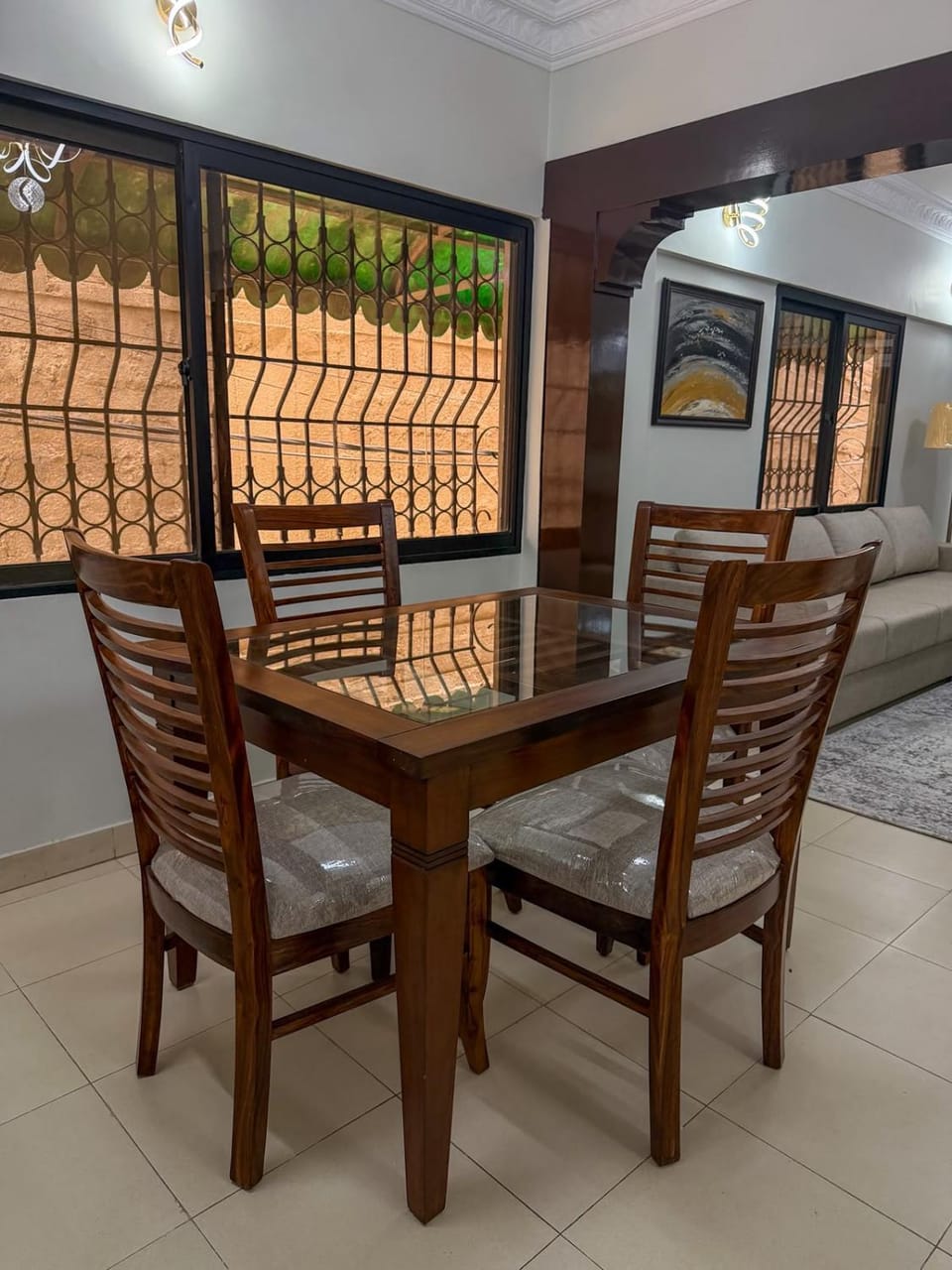 Kitchen or kitchenette, Living room, Seating area, Dining area