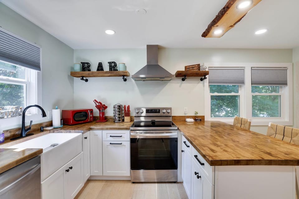 Tannersville Mtn Escape: Ski, Hike & Shop! Apartment in Tannersville
