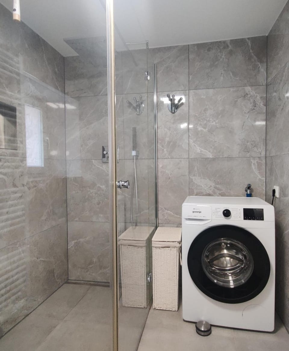 Shower, Bathroom, washing machine