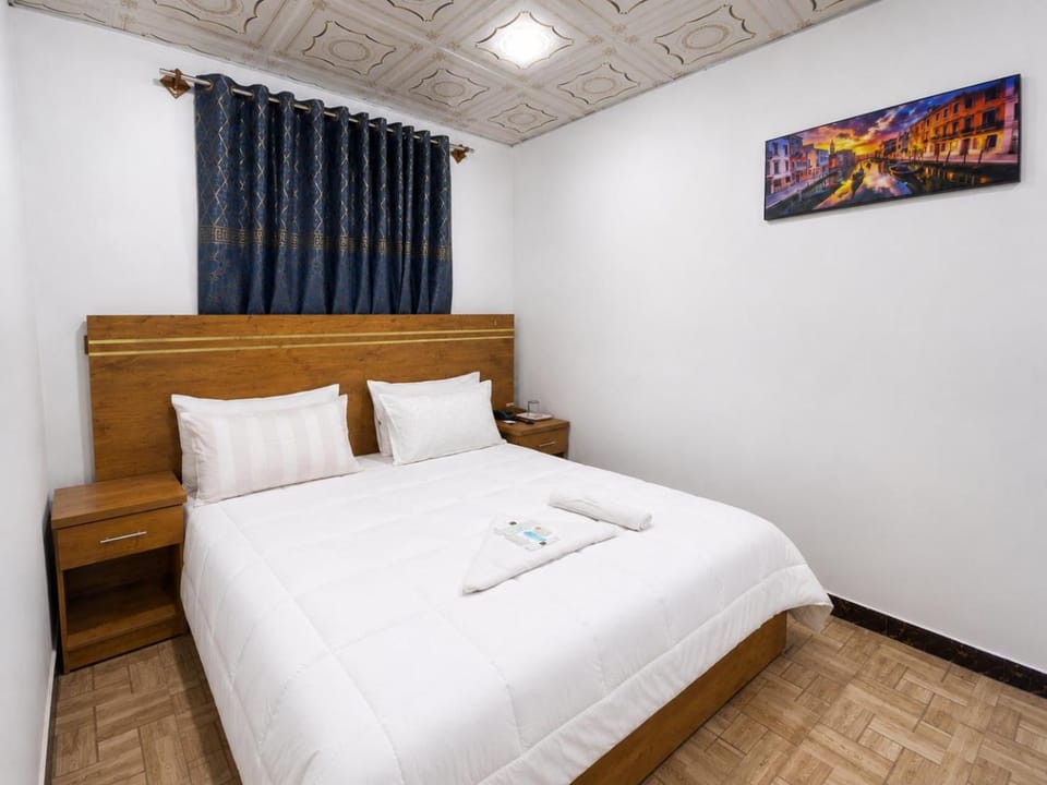 Hotel Pine Palace Karachi Apartment in Karachi