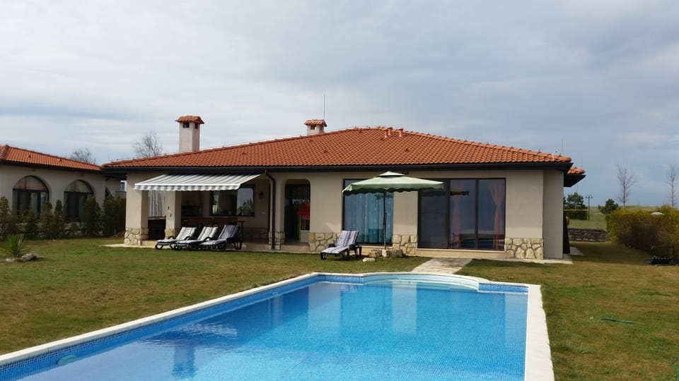 Pool view, Swimming pool