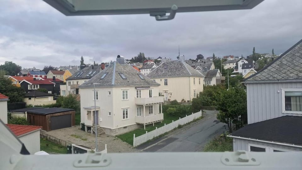 Penthouse, sea view, quiet and central, free parking Apartment in Trondheim
