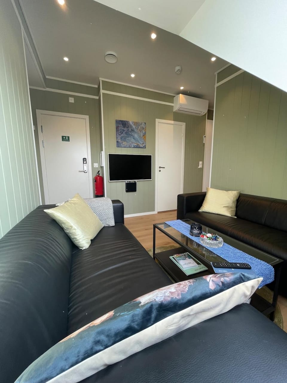 Penthouse, sea view, quiet and central, free parking Apartment in Trondheim