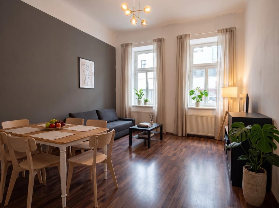 1BR, central, Prater, Schwedenplatz Apartment in Vienna