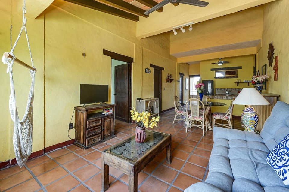Walk Everywhere! Central Puerto Vallarta Condo House in Puerto Vallarta