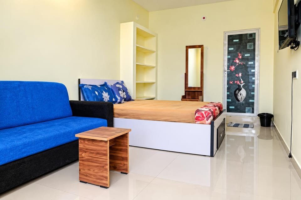 Bed, Living room