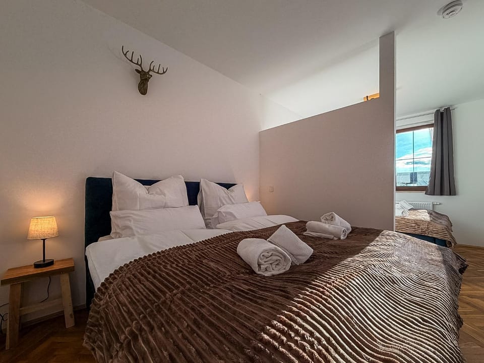 Bed, Photo of the whole room, Bedroom, towels