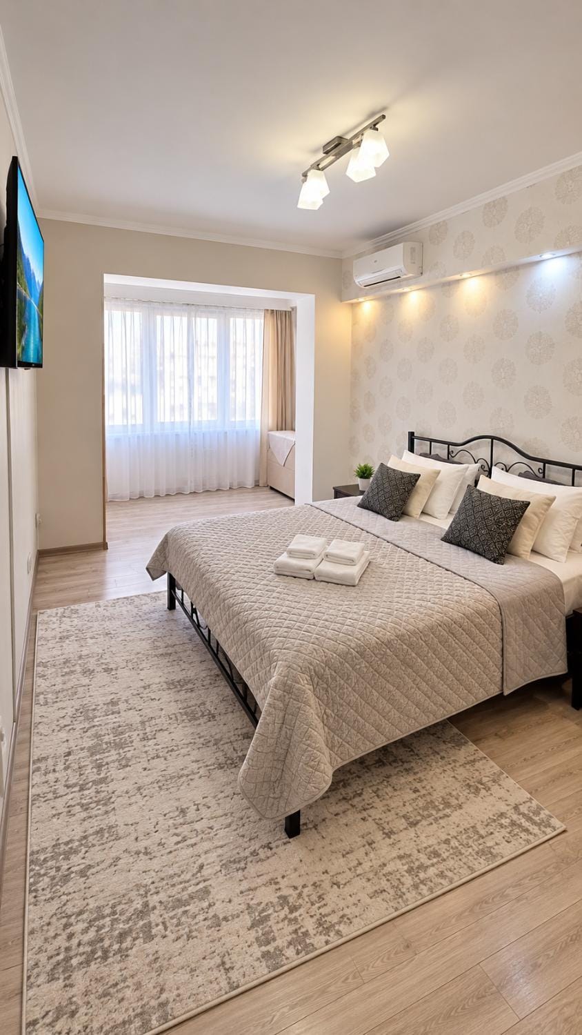 Photo of the whole room, Bedroom, air conditioner