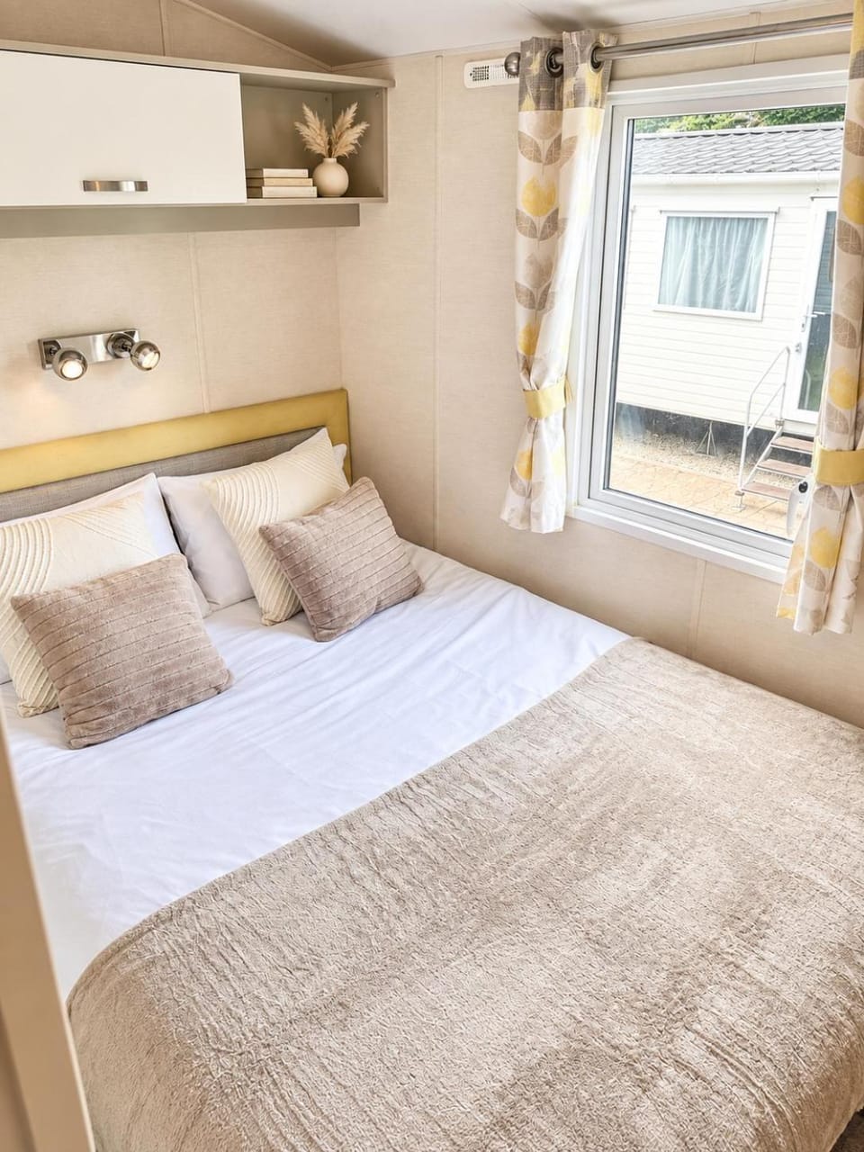 Lux Edinburgh Lodge Seton Sands Campground/ 
RV Resort in Scotland