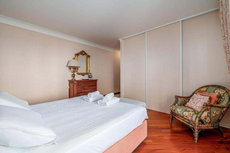 Maison Joséphine, large 3-room apartment with Sea and Monaco view Apartment in Avenue du Carnier