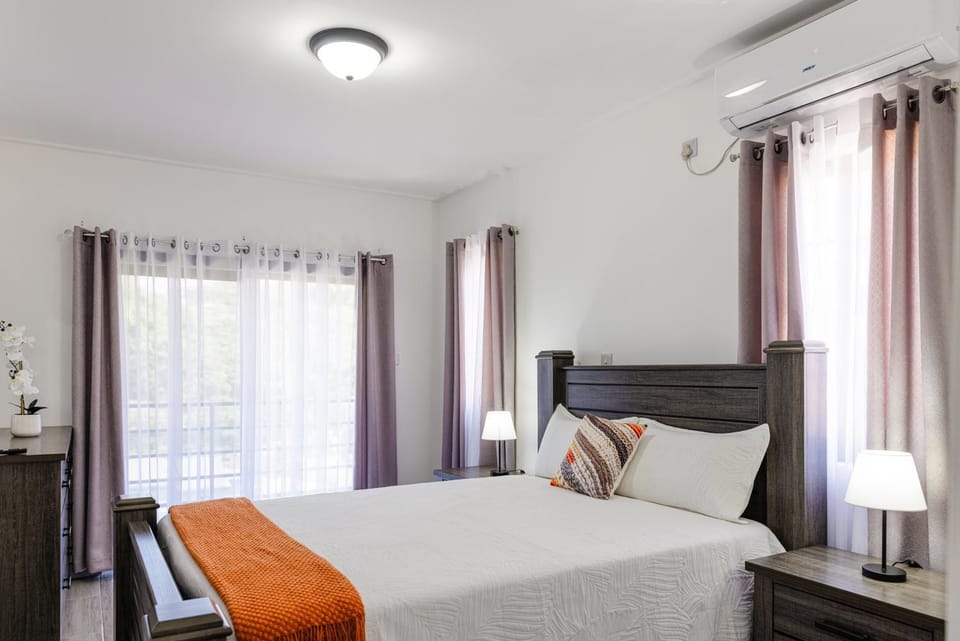 Bedroom, air conditioner