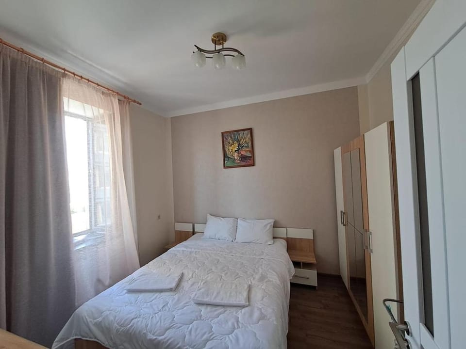 Bed, Photo of the whole room, Bedroom, wardrobe