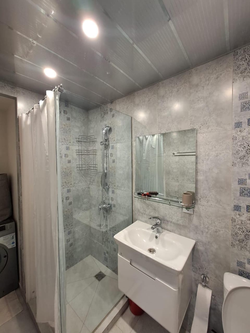 Shower, Toilet, Bathroom